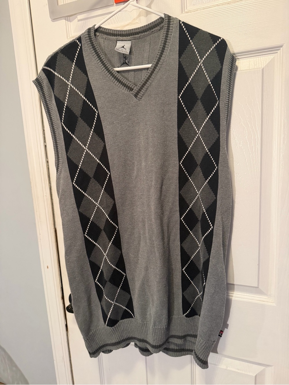 Jordan Men’s Grey Argyle V-Neck Sweater Vest